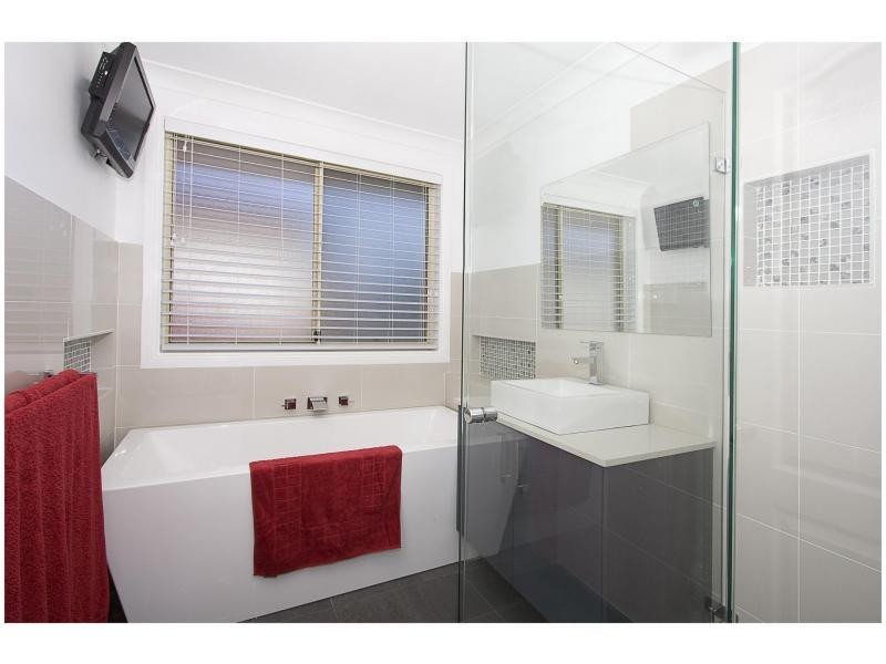 8 Collins Ct, Rouse Hill NSW 2155