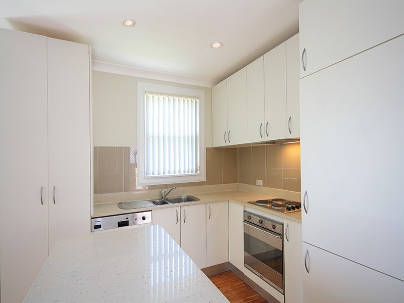 8 Copeland Road, Lethbridge Park NSW 2770