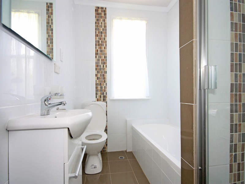 8 Copeland Road, Lethbridge Park NSW 2770