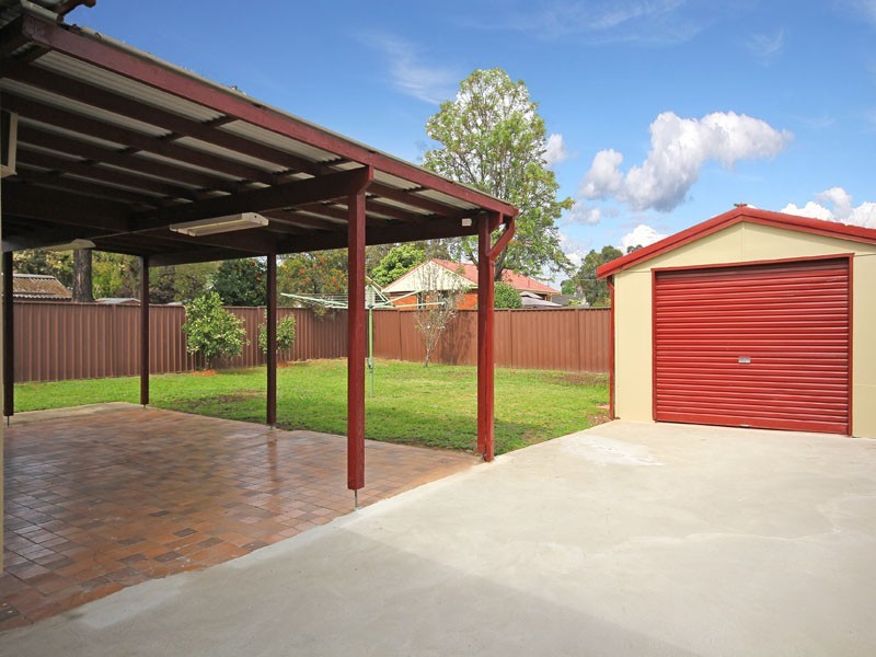 8 Copeland Road, Lethbridge Park NSW 2770