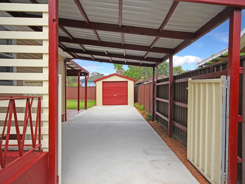 8 Copeland Road, Lethbridge Park NSW 2770