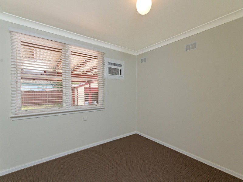 8 Copeland Road, Lethbridge Park NSW 2770