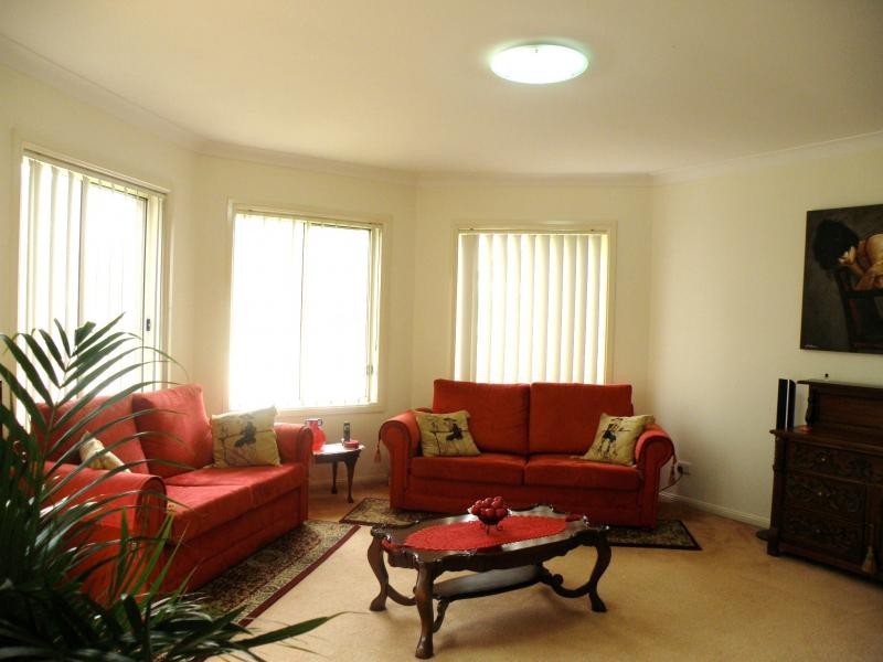 12B Lindsay Ave, Smithfield NSW 2164