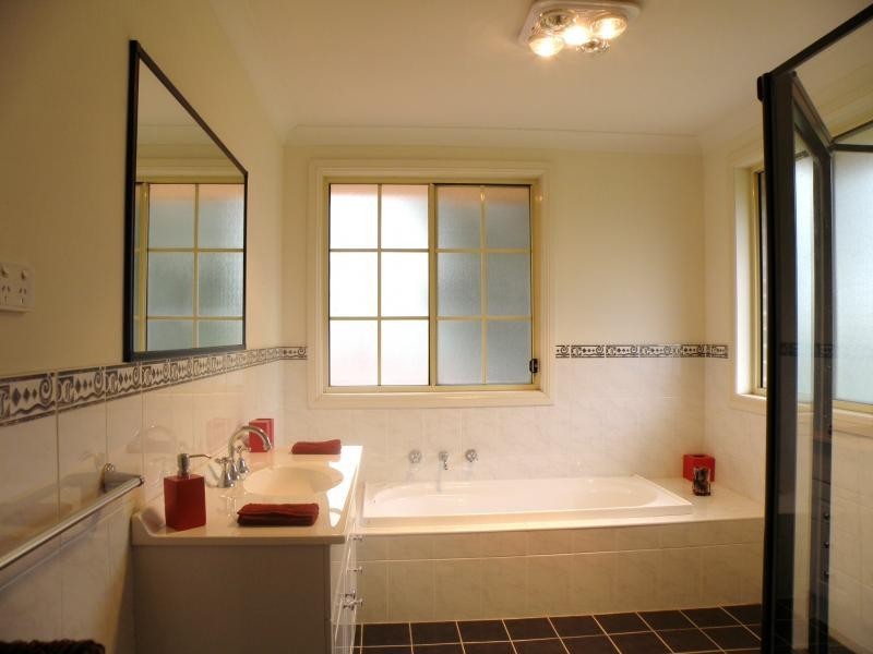 12B Lindsay Ave, Smithfield NSW 2164