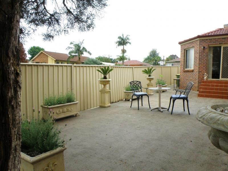 12B Lindsay Ave, Smithfield NSW 2164