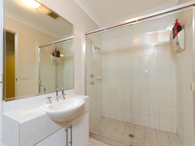 18 Tree Top Court, Quakers Hill NSW 2763