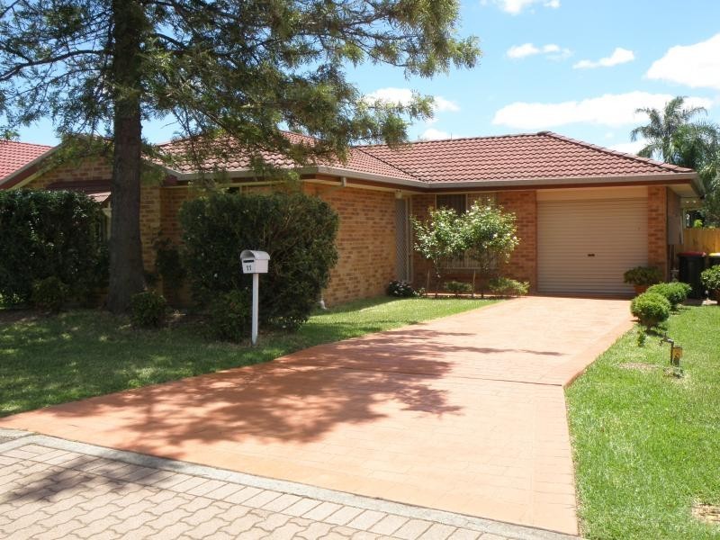 11 Mandarin Way, Glenwood NSW 2768