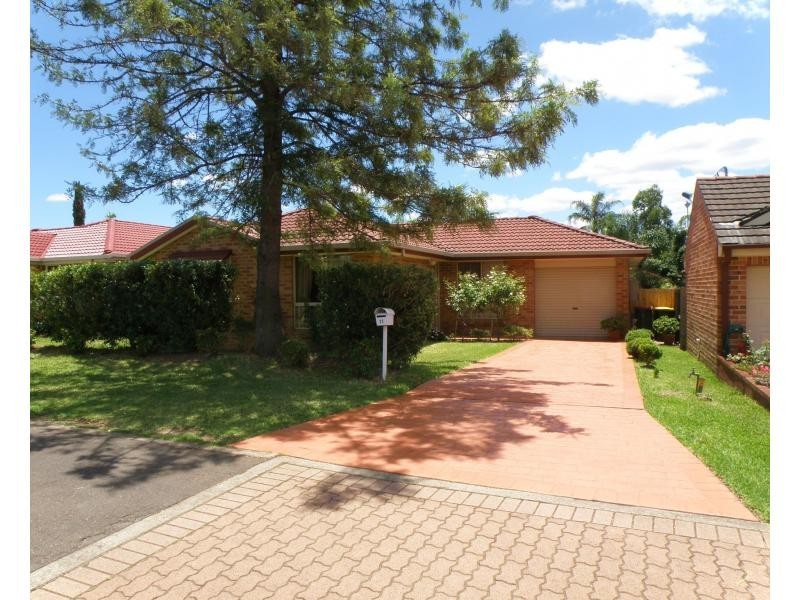 11 Mandarin Way, Glenwood NSW 2768