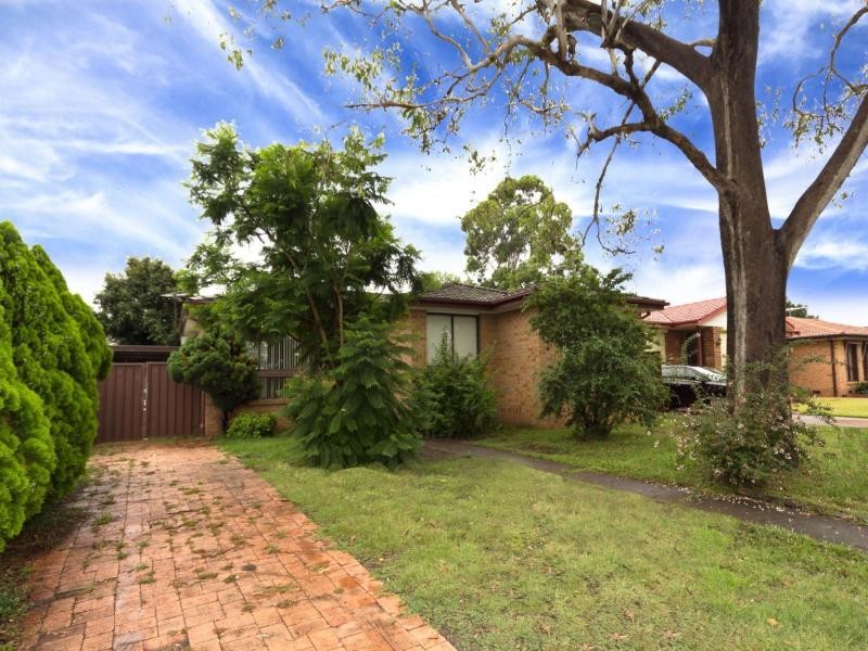 36 Tallagandra Drive, Quakers Hill NSW 2763