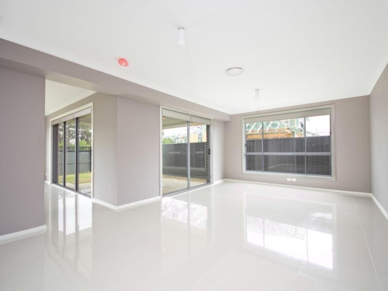 35 Wiseman Circuit, Ropes Crossing NSW 2760