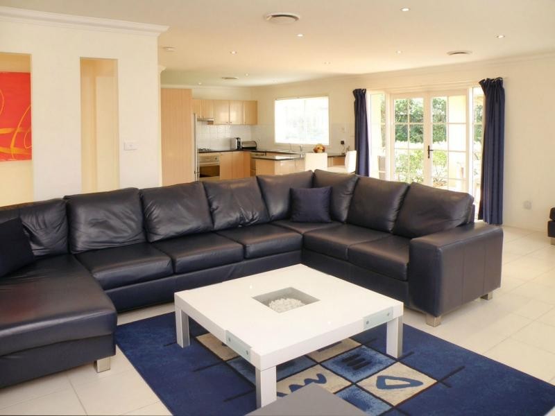4 Townsend Cct, Beaumont Hills NSW 2155
