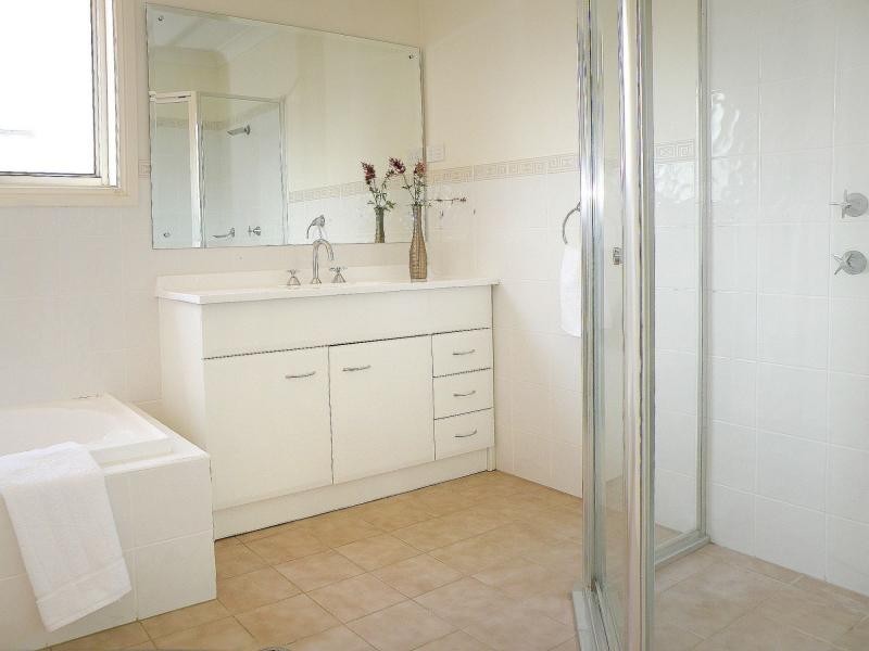 4 Townsend Cct, Beaumont Hills NSW 2155