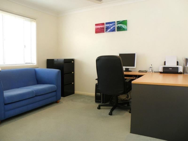4 Townsend Cct, Beaumont Hills NSW 2155