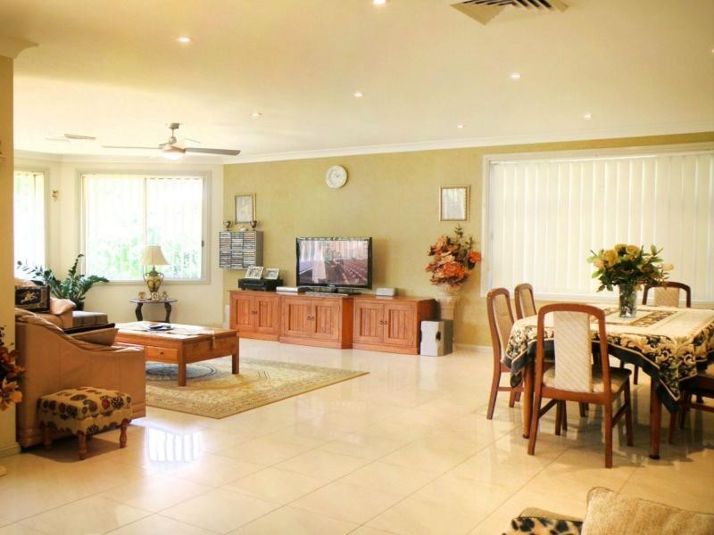 6 Cradle Close, Beaumont Hills NSW 2155