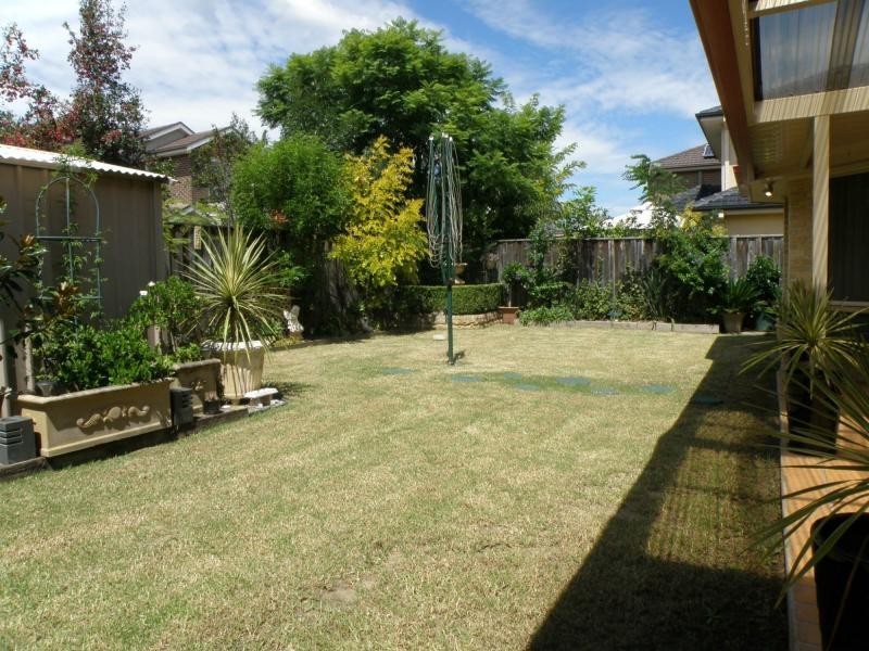 6 Cradle Close, Beaumont Hills NSW 2155