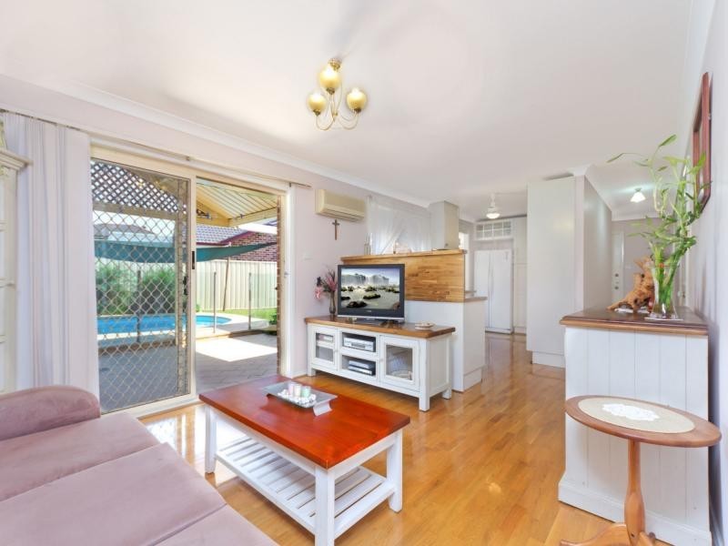 6 Paver Place, Woodcroft NSW 2767