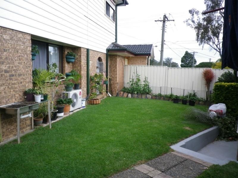 8 Caramar street, Dharruk NSW 2770