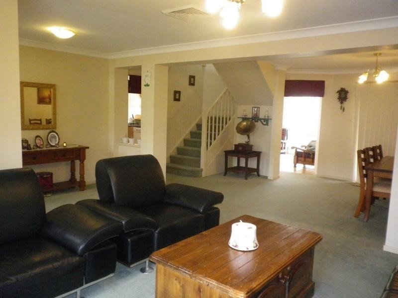 8 Parklea Drive, Parklea NSW 2768