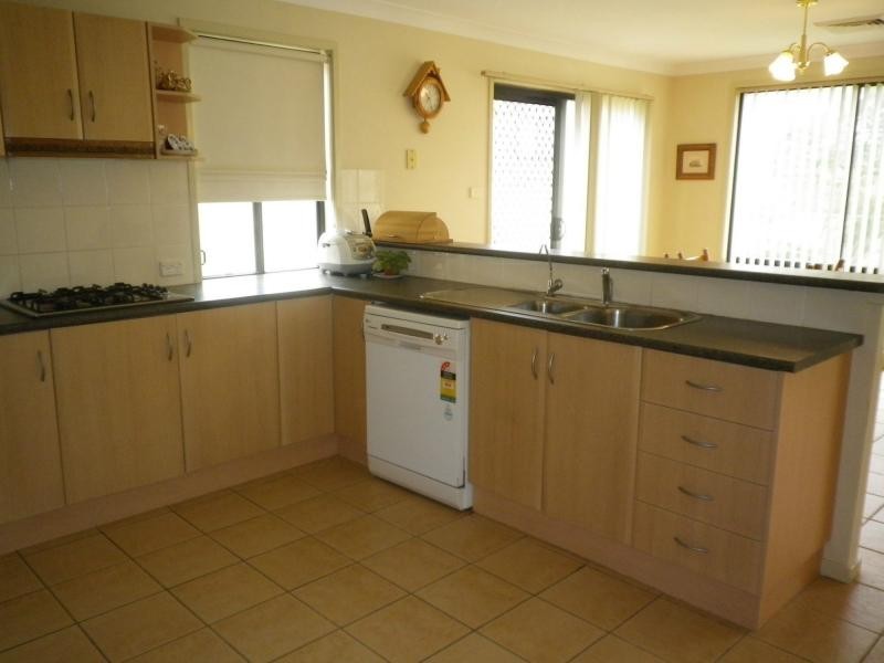 8 Parklea Drive, Parklea NSW 2768