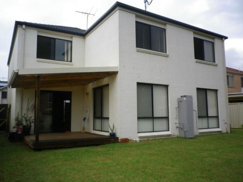 8 Parklea Drive, Parklea NSW 2768