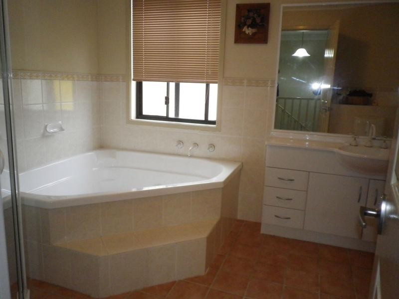 8 Parklea Drive, Parklea NSW 2768