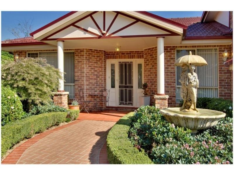 10 Beaumont Dr, Beaumont Hills NSW 2155