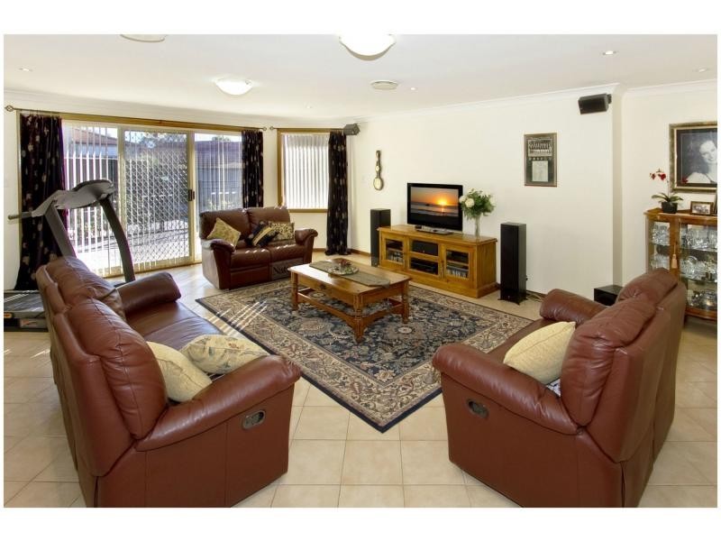 10 Beaumont Dr, Beaumont Hills NSW 2155