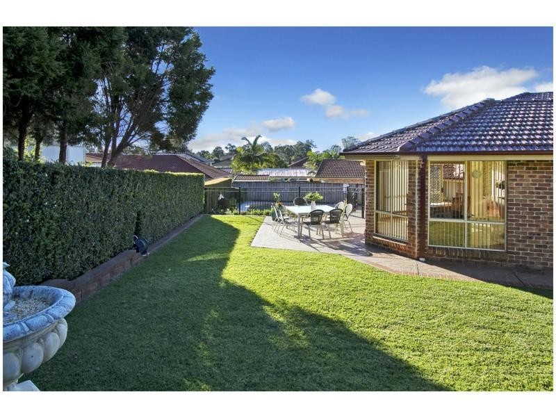 10 Beaumont Dr, Beaumont Hills NSW 2155