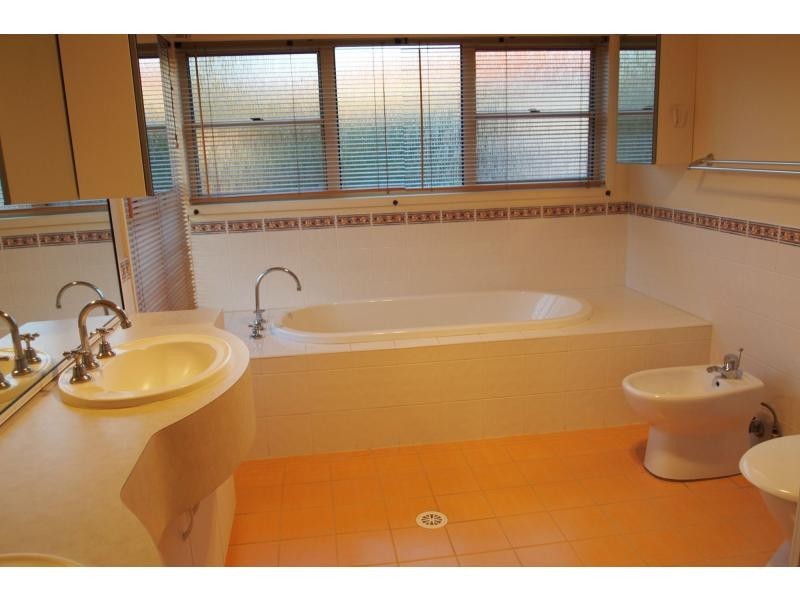 11 Silkyoak Close, Glenwood NSW 2768