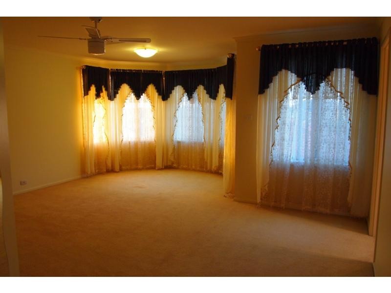 11 Silkyoak Close, Glenwood NSW 2768