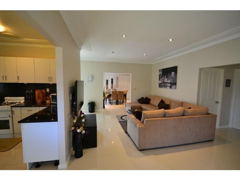 21 Johnson Avenue, Seven Hills NSW 2147