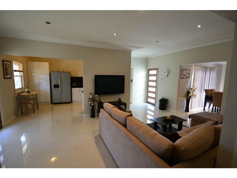 21 Johnson Avenue, Seven Hills NSW 2147