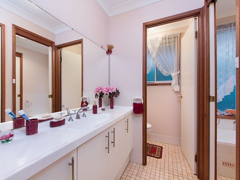 12 Simms Road, Oakhurst NSW 2761