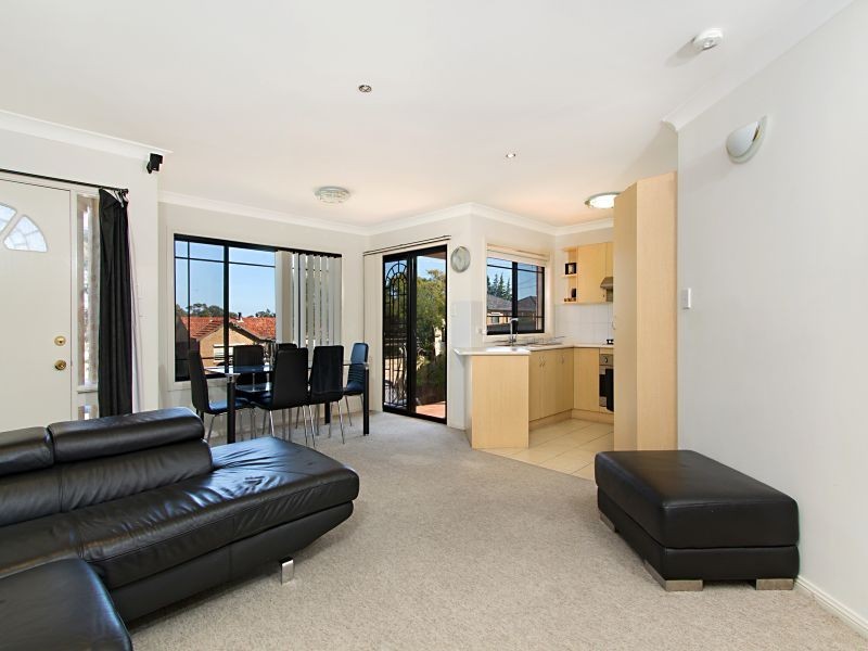 1/49 Girraween Road, Girraween NSW 2145