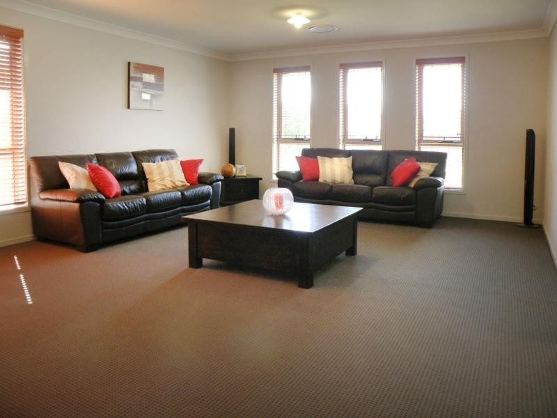 38 Paringa Dr, The Ponds NSW 2769