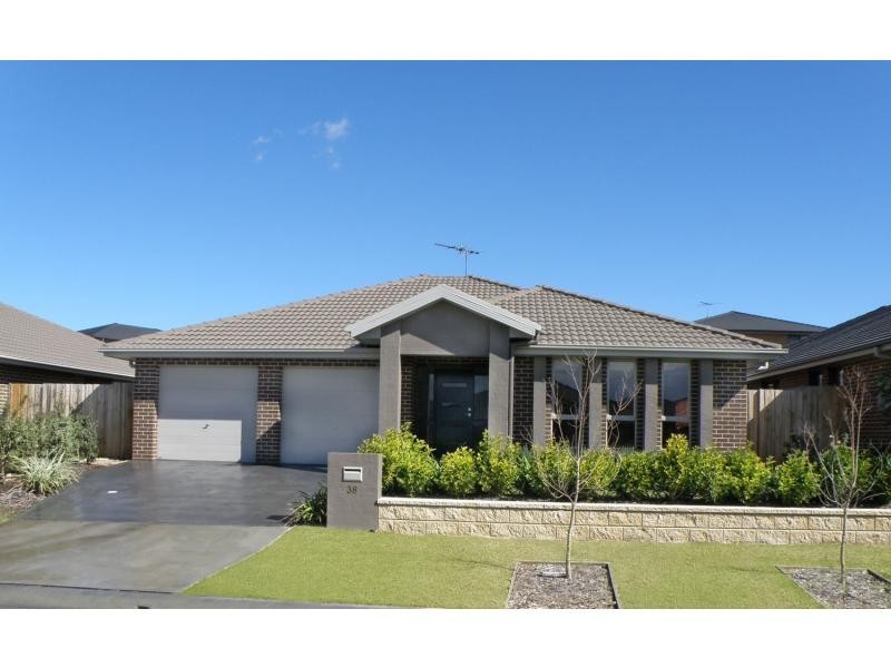 38 Paringa Dr, The Ponds NSW 2769
