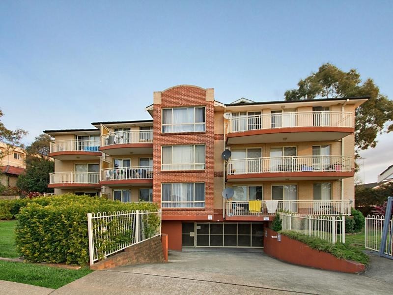 18/8-10 Fifth Avenue, Blacktown NSW 2148