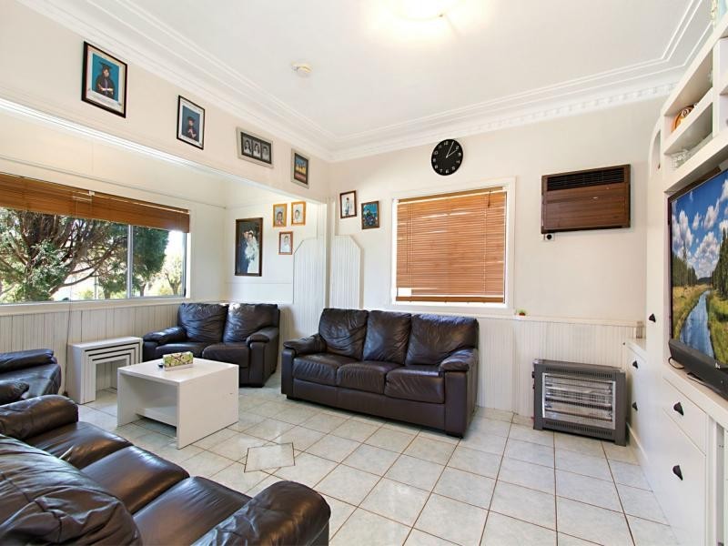 10 Dingle Street, Riverstone NSW 2765