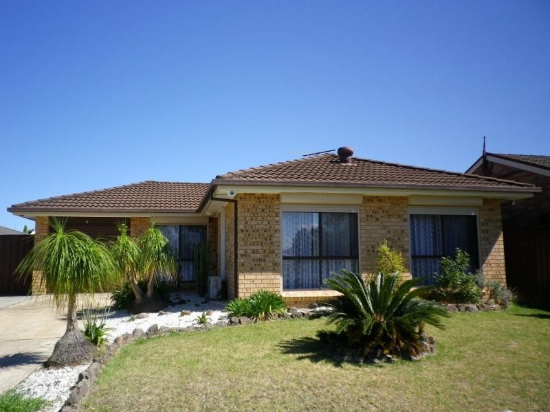 8 Alden Grove, Oakhurst NSW 2761