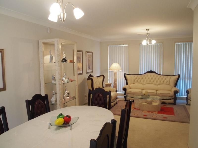 39 Augusta Place, St Clair NSW 2759