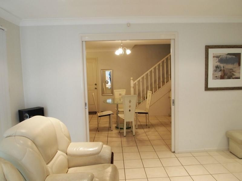 39 Augusta Place, St Clair NSW 2759