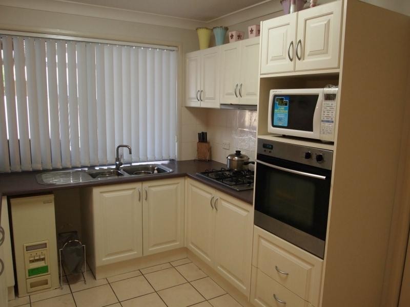 39 Augusta Place, St Clair NSW 2759