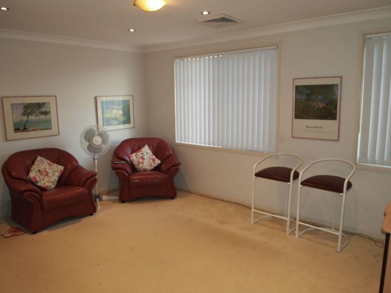 39 Augusta Place, St Clair NSW 2759