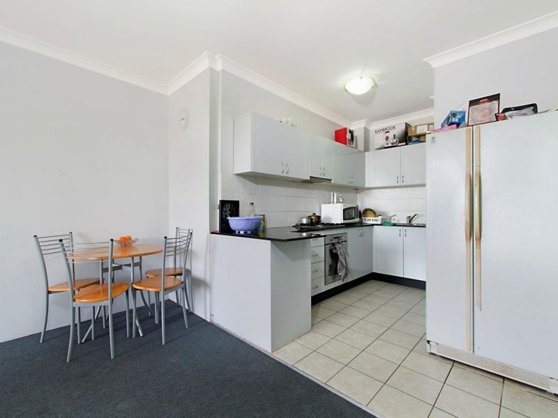 11/24-28 First Avenue, Blacktown NSW 2148