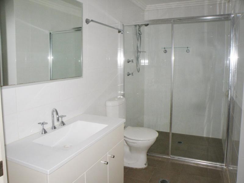 1/2-6 Lydbrook Street, Westmead NSW 2145