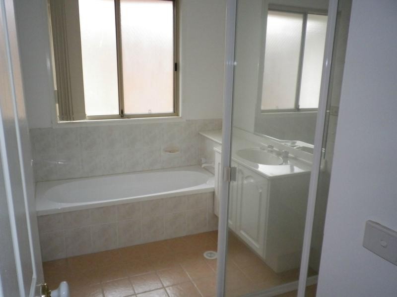 14 Burrinjuck Drive, Woodcroft NSW 2767