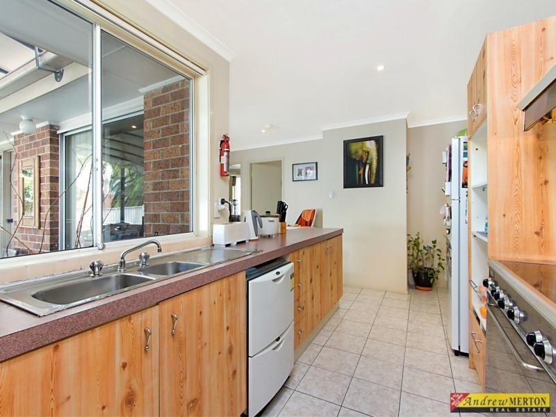 37 Amazon Place, St Clair NSW 2759