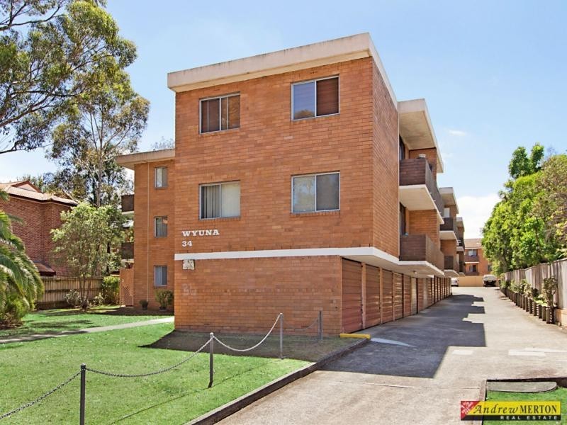 2/34 Addlestone Road, Merrylands NSW 2160