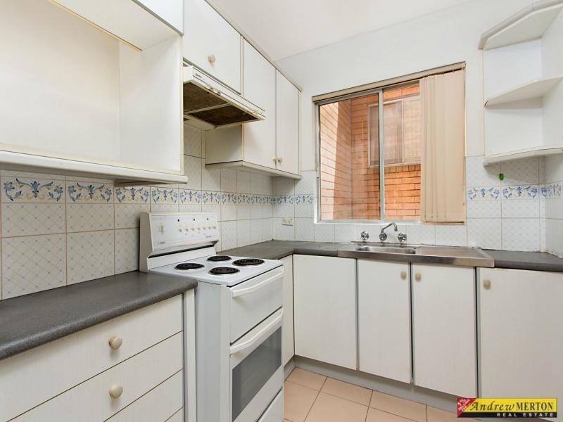 2/34 Addlestone Road, Merrylands NSW 2160