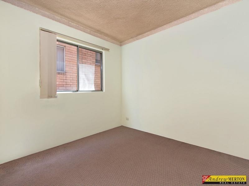 2/34 Addlestone Road, Merrylands NSW 2160